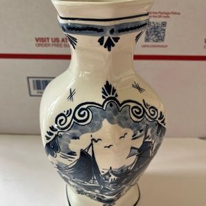Delft/Blauw Delft Distel/Hand Painted/Made in Holland/Vase
